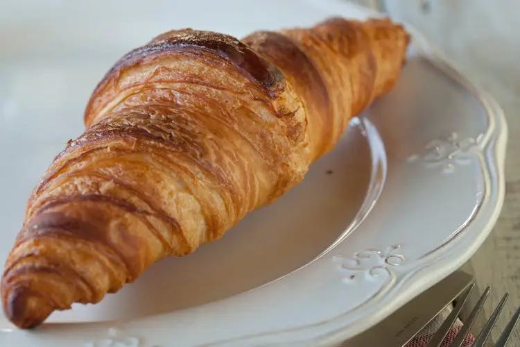 Croissant de mantequilla