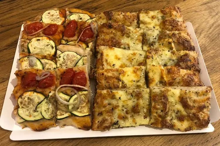 Bandeja pizzetas