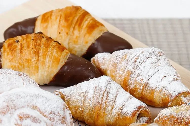 Croissant mediano de chocolate 