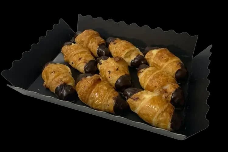 Croissants rellenados de crema fresca