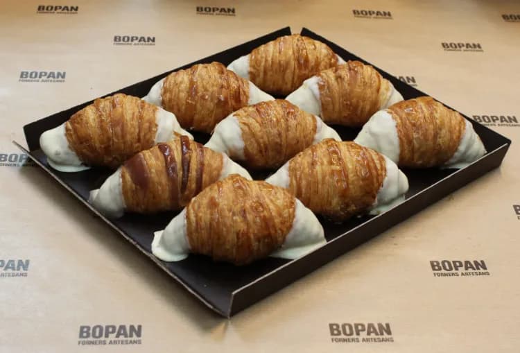 Bandeja croissants choco blanco